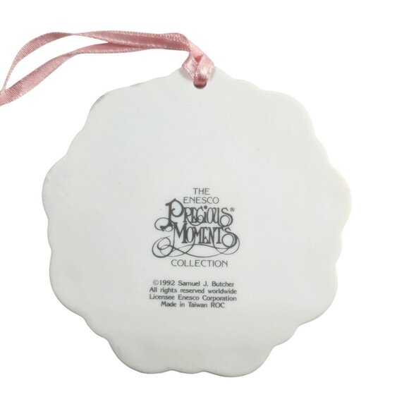 Precious Moments 90s Porcelain Ornament "Love Is The Best Gift Of All" - Picture 3 of 4